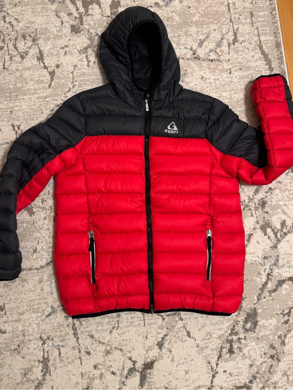 Gerry Weber Kids Red and Black Hooded Puffer Coat. Boys sz 16/18 - 21” x 26”.